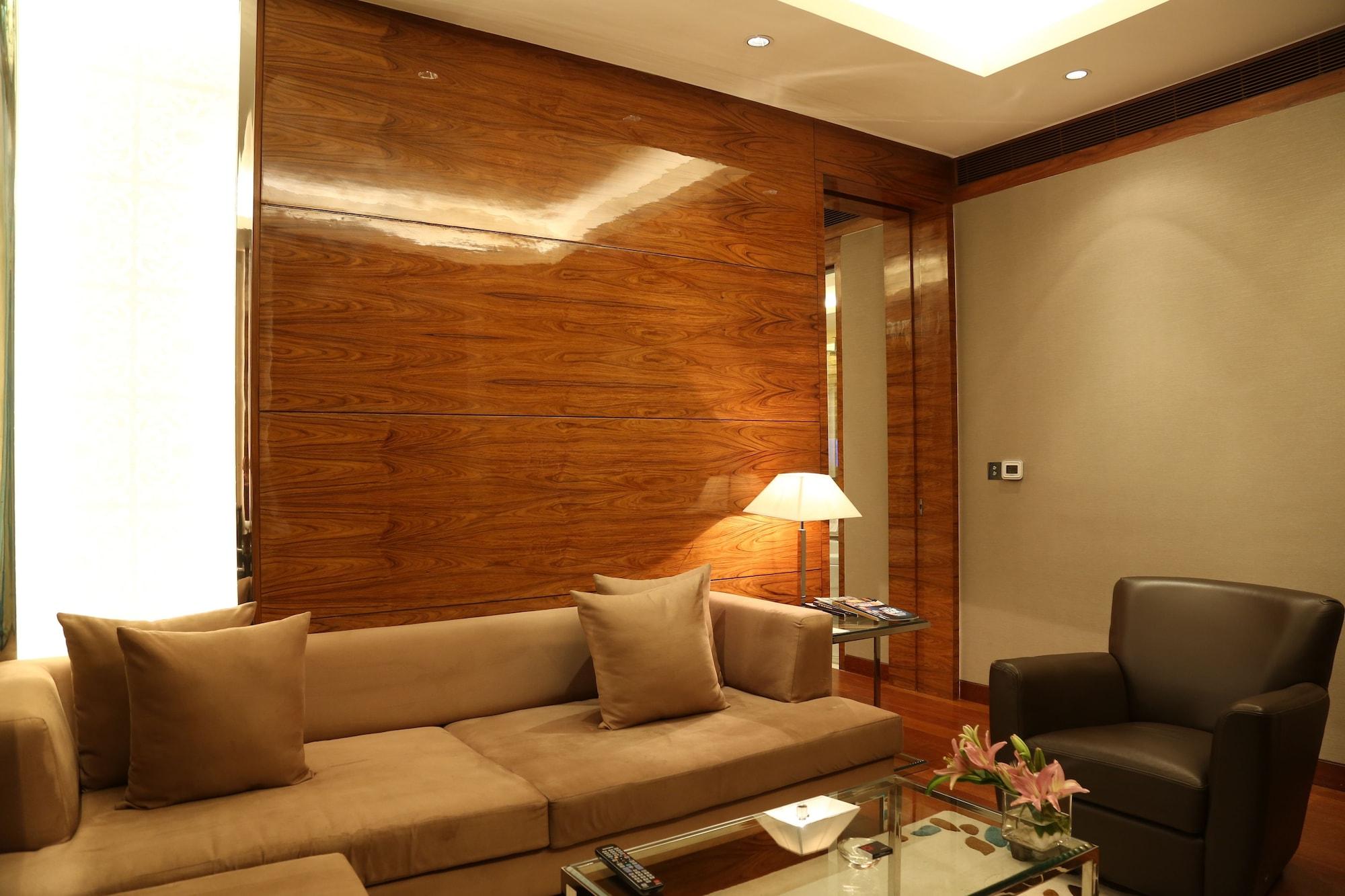 Taj City Centre Gurugram Gurgaon Ngoại thất bức ảnh A suite at the hotel