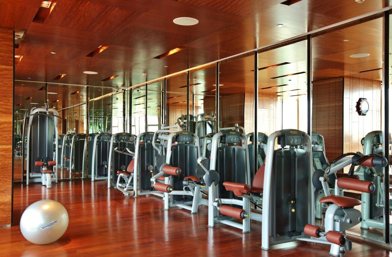 Taj City Centre Gurugram Gurgaon Ngoại thất bức ảnh The gym at the Ritz-Carlton, Singapore