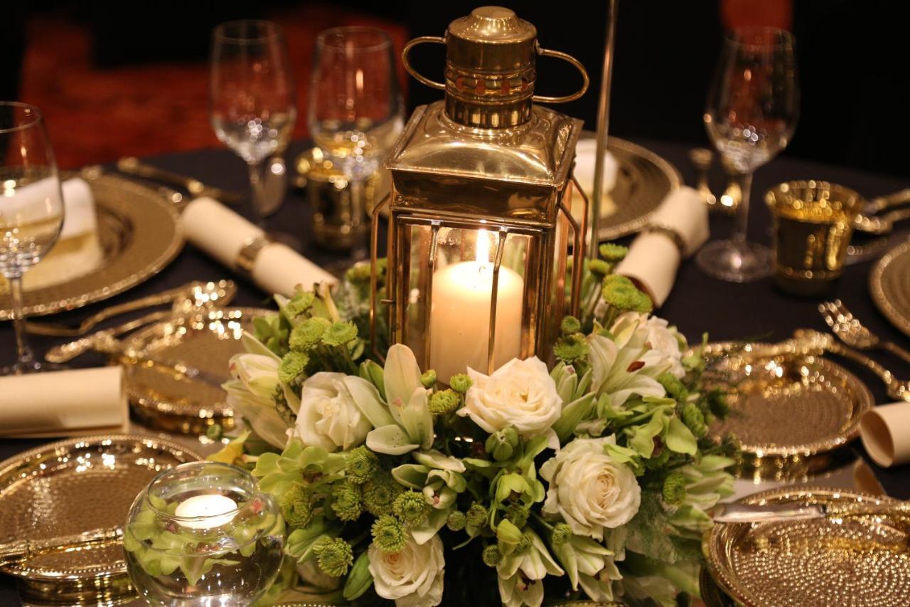 Taj City Centre Gurugram Gurgaon Ngoại thất bức ảnh A candle lantern centerpiece