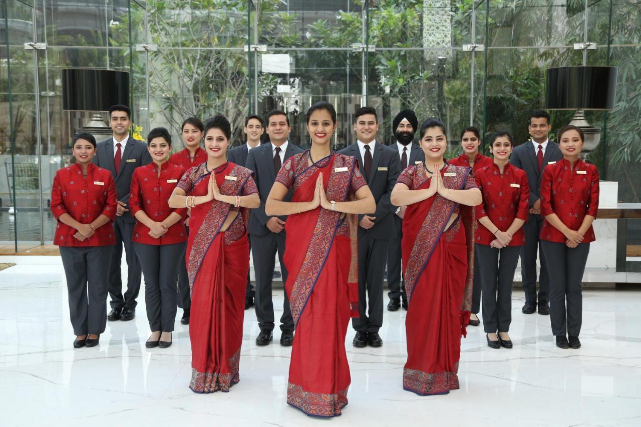Taj City Centre Gurugram Gurgaon Ngoại thất bức ảnh The staff of the Taj Mahal Palace