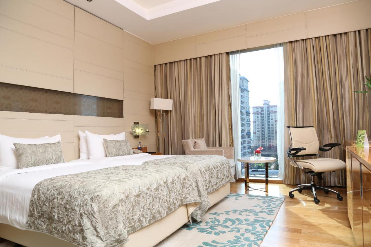 Taj City Centre Gurugram Gurgaon Ngoại thất bức ảnh A room at the hotel