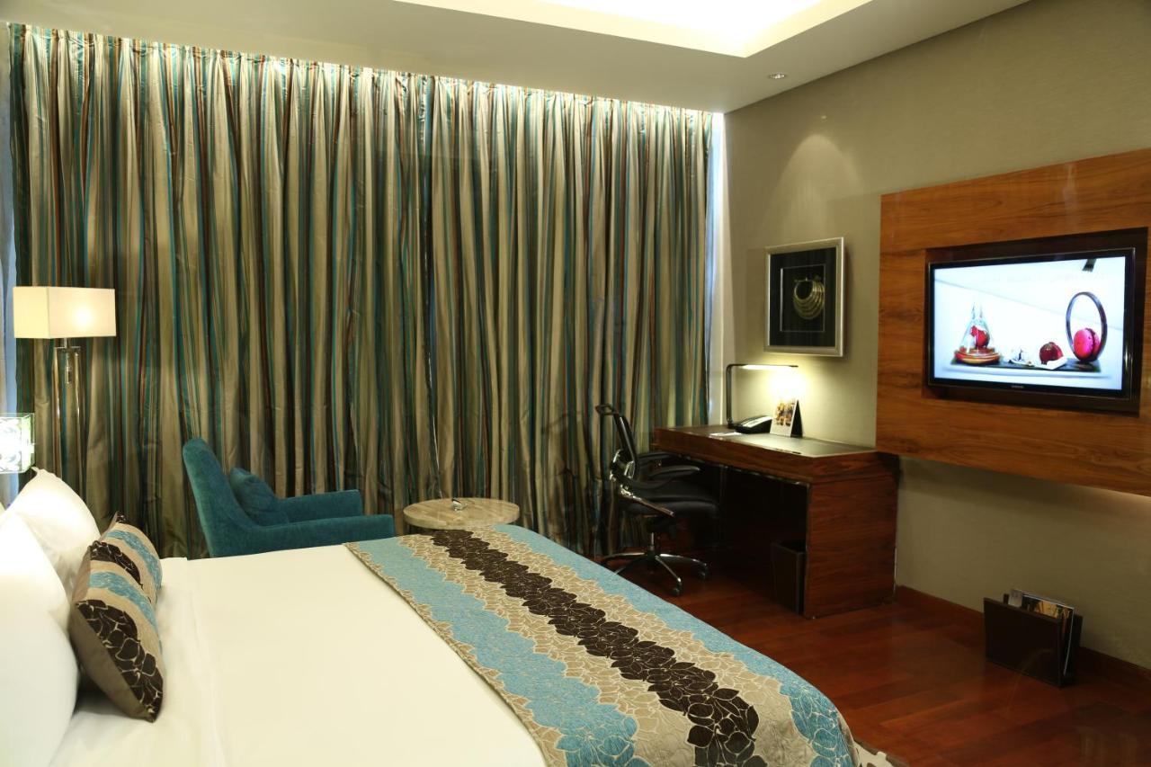 Taj City Centre Gurugram Gurgaon Ngoại thất bức ảnh A room at the hotel